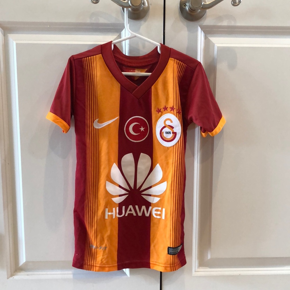 Galata Saray Soccer Team Jersey from Turkey!